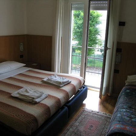 Hotel Oasi Тренто Экстерьер фото