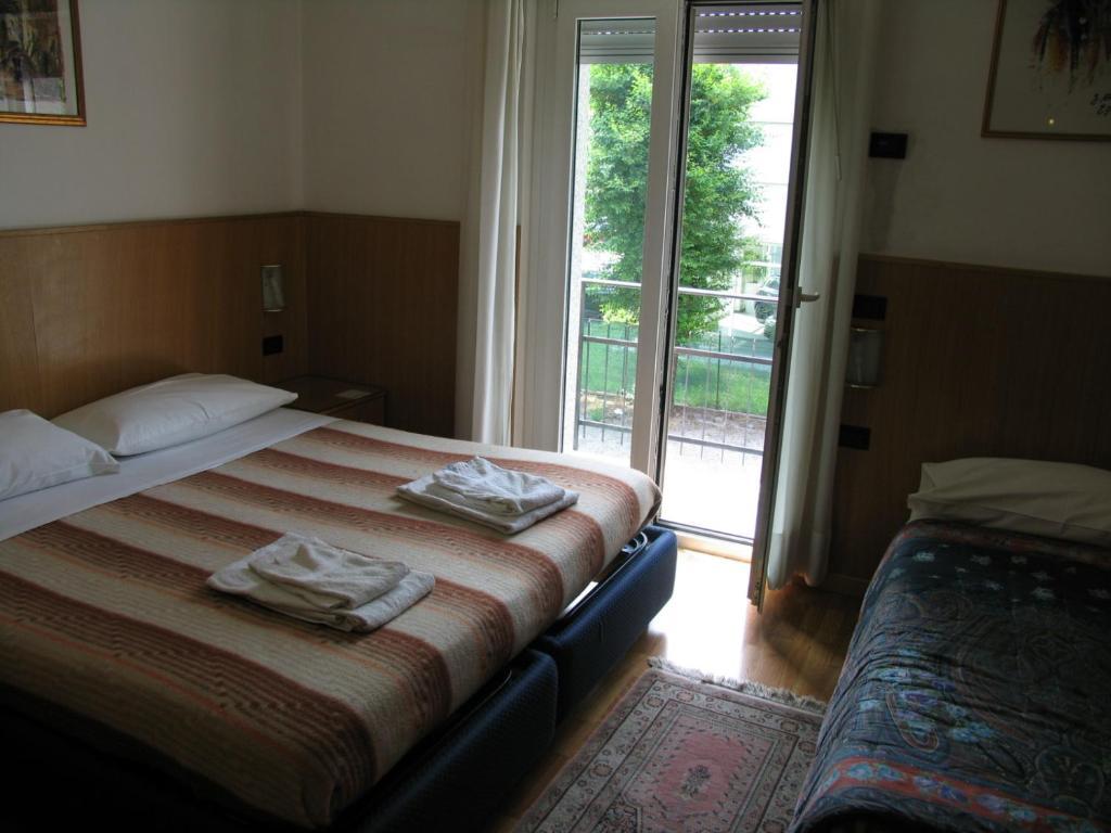 Hotel Oasi Тренто Экстерьер фото