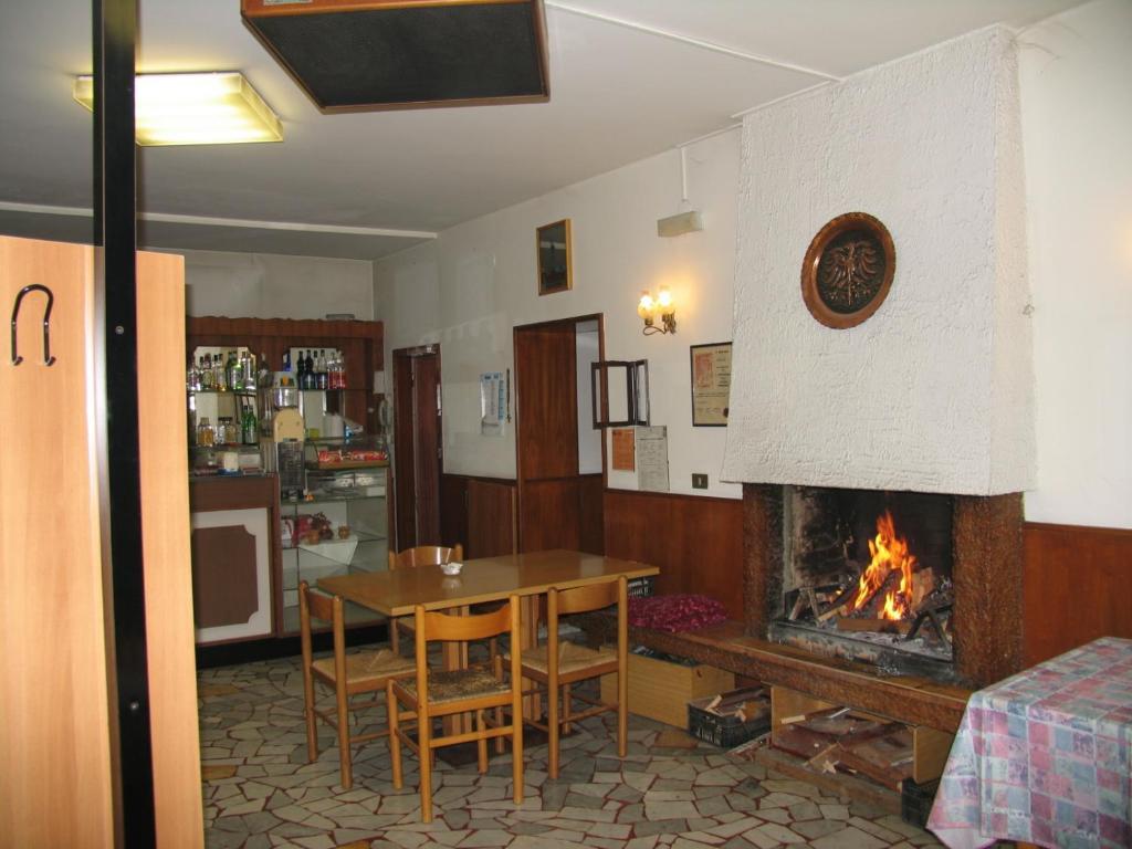 Hotel Oasi Тренто Экстерьер фото