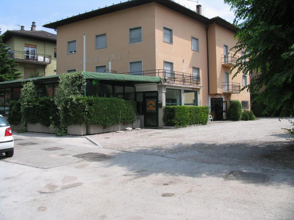 Hotel Oasi Тренто Экстерьер фото